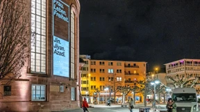 Rütteln am Pfeiler des Regimes