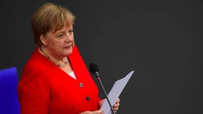 Merkel muss Rede und Antwort stehen