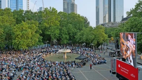 Der Opernplatz als Bühne