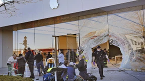 SUV fährt in Apple-Store in Massachusetts