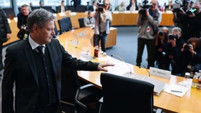 Habeck macht Merkel-Regierung für „Schlamassel“ verantwortlich