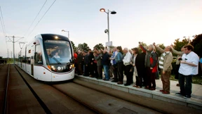 In Edinburgh rollt wieder die Straßenbahn