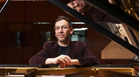 Omer Klein greift ein