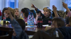 Kommission fordert mehr Demokratiebildung für Kinder