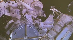 Matthias Maurer unterwegs im All