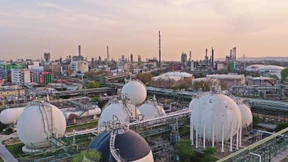 Lohnende KI-Aktien und deutsche Probleme