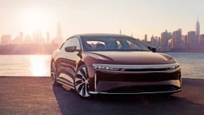 Angriff der Tesla-Jünger