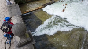 Wurde im Eisbach zu viel Kies entfernt?