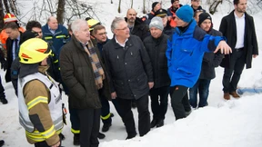Innenminister besuchen Einsatzkräfte