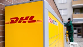 Jugendlicher aus Schließfach befreit – Mann greift Mädchen an