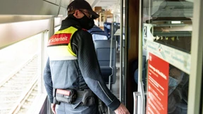 Bahn-Gewerkschaft fordert Ende der Maskenpflicht in Fernzügen