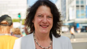 Bildungsdezernentin sagt Awo-Kitas Fortbestand zu