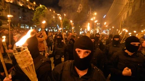 Rechte schließen sich zusammen, Putin führt sie an