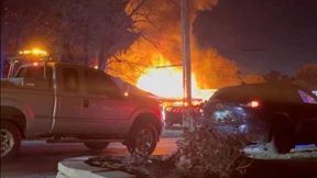 Zwei Tote bei Absturz eines Kleinflugzeugs in ein Wohnhaus in den USA