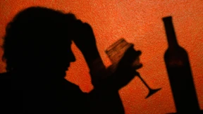 Alkoholiker haben Anspruch auf Lohnfortzahlung