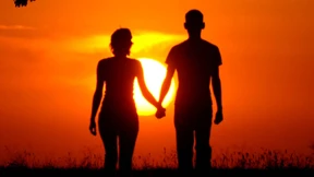 Frauen wollen vor allem Geld? – Na klar!