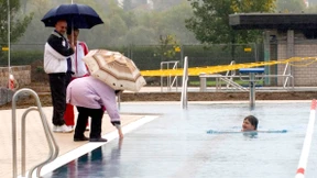 Schwimmbad unter Wasser