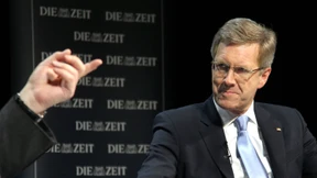 Rücktrittsforderungen an Wulff