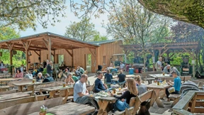 Hörsaal in den Streuobstwiesen