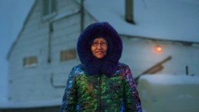 Wenn Inuit-Bewohner Parkas nähen