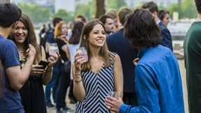 Gin-Tonic-Fans trinken Aktionäre in Laune