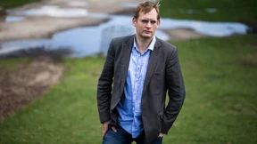 Die Welt ist bunt und rot  und stimmt nicht mehr 