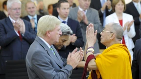 Bouffier und Al-Wazir treffen sich mit Dalai Lama