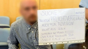 Reker-Attentäter will Anwälten Vertrauen entziehen