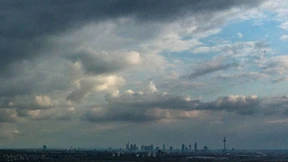 Schauer und dichte Wolken zum Mai-Feiertag