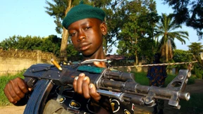 Kindersoldaten trinken offenbar Blut ihrer Opfer