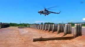Rettung per Hubschrauber nach Überflutung