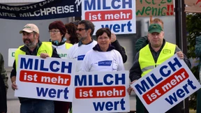 Bauern blockieren Aldi  