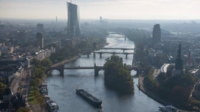 Wer senkt zuerst die Zinsen – die Fed oder die EZB?