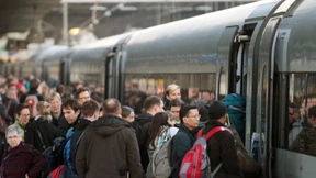 Kann ich fürs Wochenende ein Zugticket kaufen?