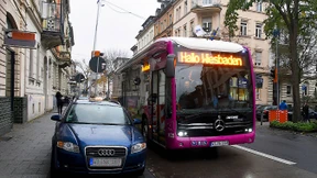 E-Busse auf Schleichfahrt