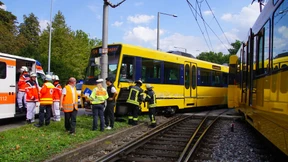 Stadtbahnen in Stuttgart stoßen zusammen