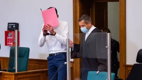 Angeklagter gesteht, Freundin erstochen zu haben