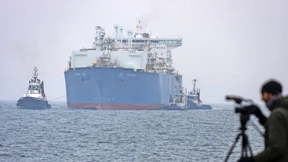 Erstes LNG-Spezialschiff in Deutschland angekommen