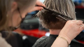 Friseure in anderen Ländern schlagen noch mehr auf