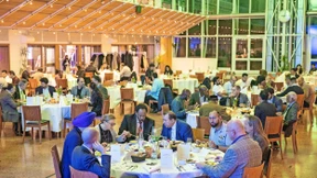 Beim Fastenbrechen ins Gespräch kommen