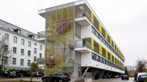 Das Auto unter der Wohnung