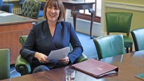 Labour beugt sich Gewerkschaft