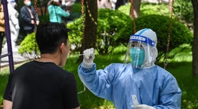 Menschen und Wirtschaft in Gefahr