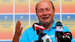 Basescu bleibt im Amt