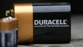 Blockbatterien können Stahlwolle entzünden