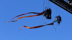 Schwindel erregende Greenpeace-Aktion in Sydney