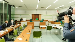 Kriegswaffen über Messengerdienst verkauft?