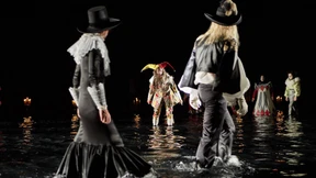 Fragezeichen auf zwei Beinen