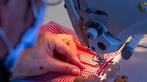 Stoffmasken statt Festivalkostümen