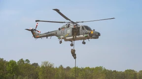 Marine setzt Nutzung von Hubschrauber Sea Lynx aus 